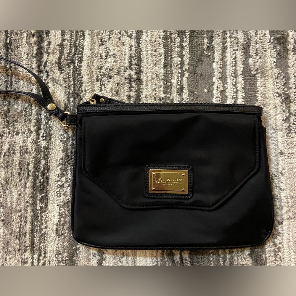 Laundry by Shelli Segal black nylon wristlet